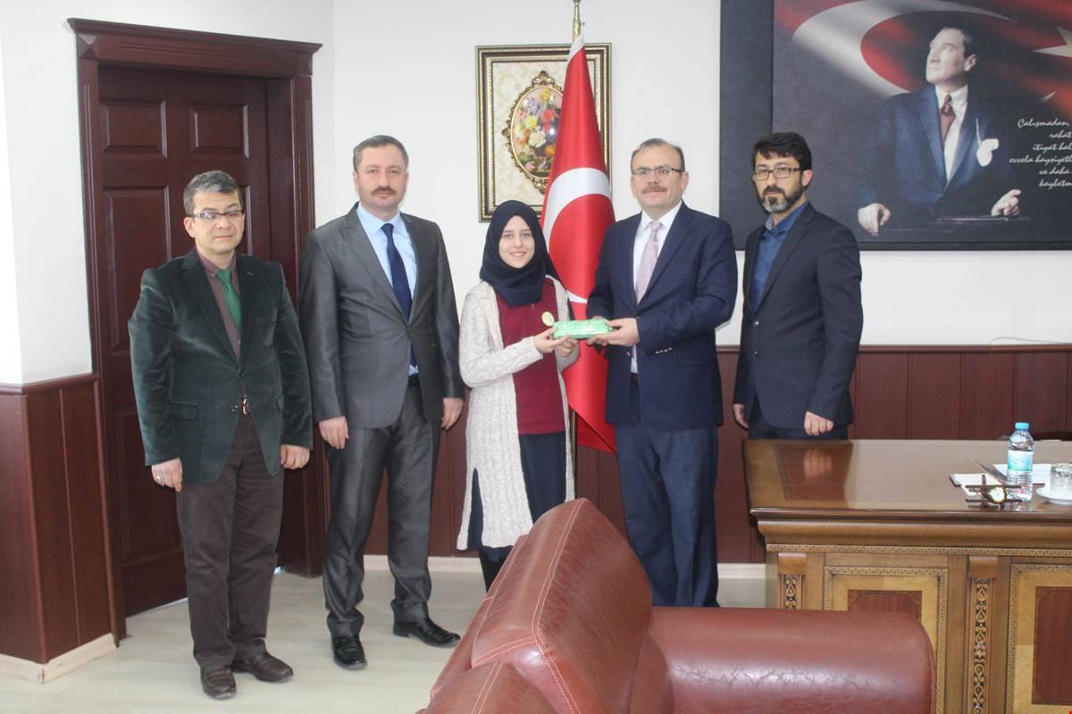 Kuran-ı Kerim Okuma Yarışmasında Dereceye Giren Öğrencileri Kabul Etti