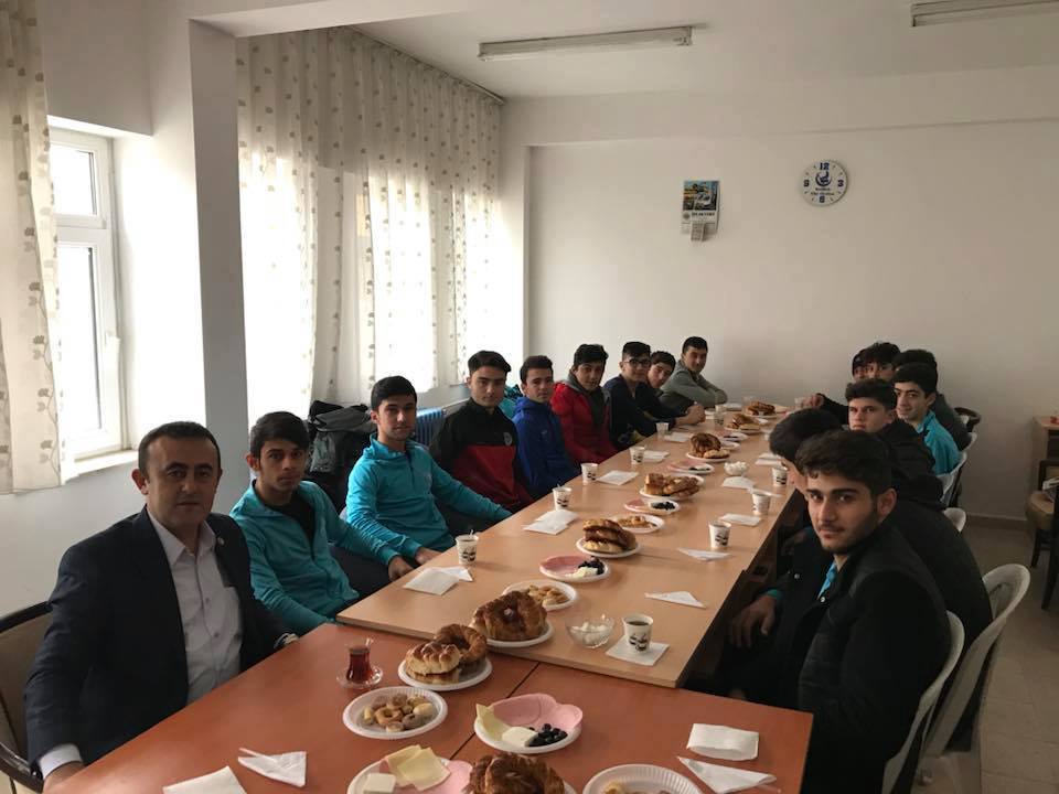 Başkan Bildik Futbolcularla Kahvaltı Yaptı