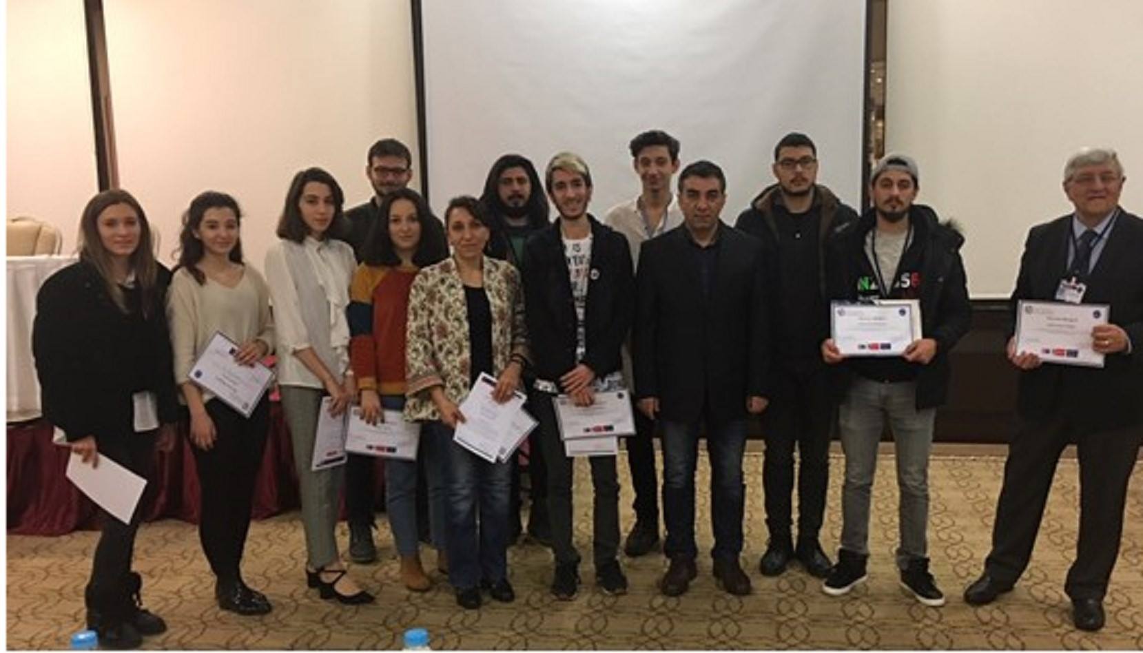 ‘Youth Pass’ Belgesi’ Aldılar