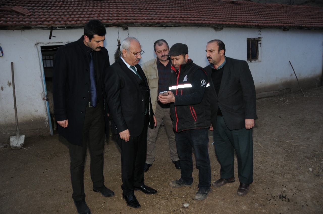 Kurtların Saldırısında Hayvanlarını Kaybeden Köylüye Ziyaret