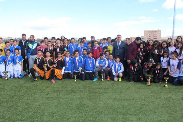 FUTBOLDA YILDIZLAR BELLİ OLDU