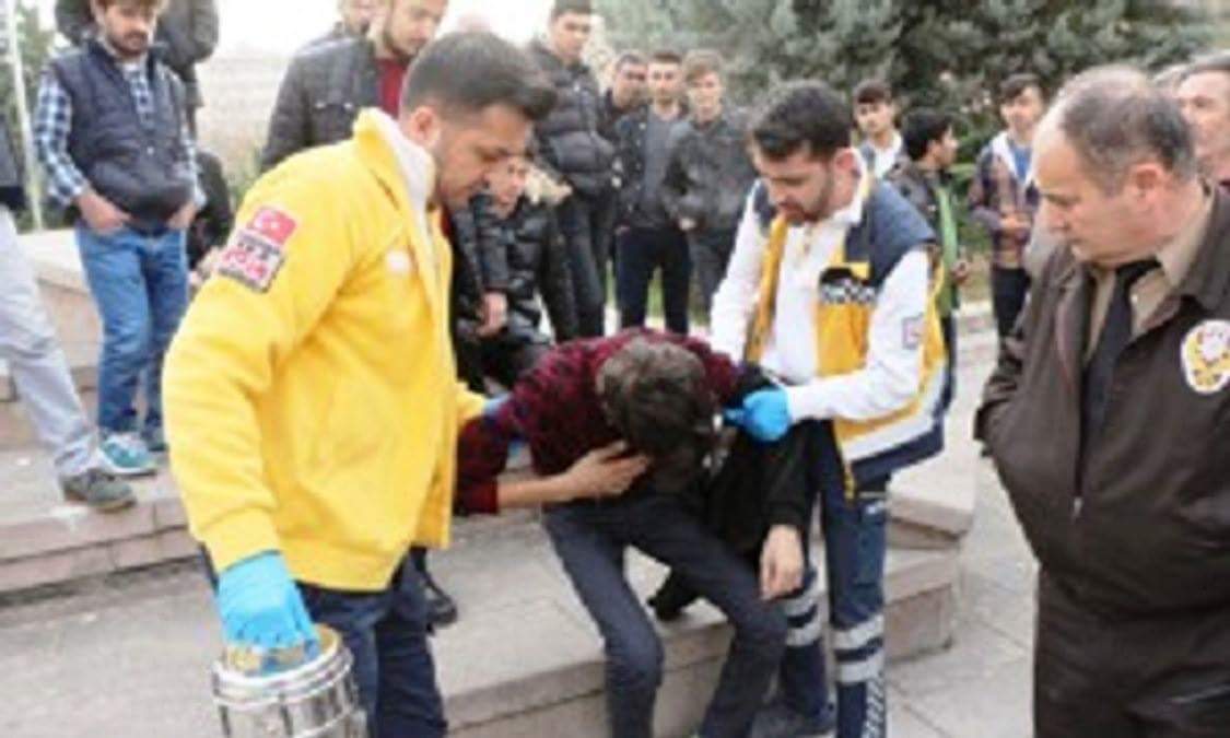 1 Kişi Bıçakla Göğsünden Yaralandı