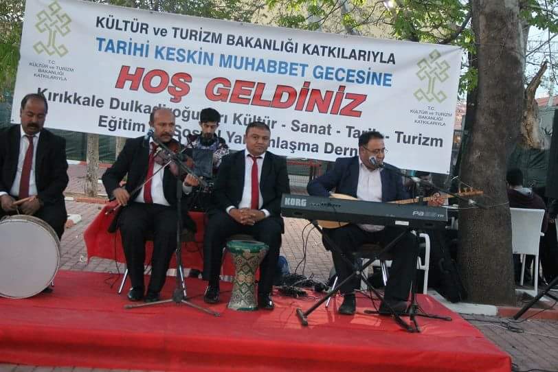 Engelsiz Kafe’de Keskin Muhabbet Gecesi