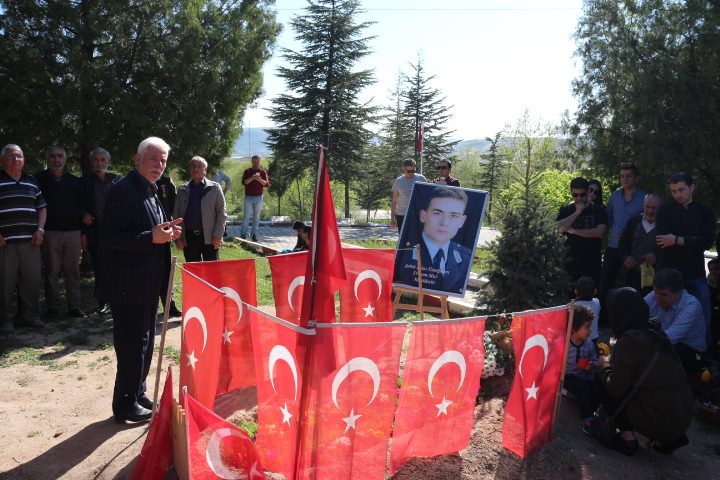 Şehit Kara Pilot Erdem Mut Dualarla Anıldı