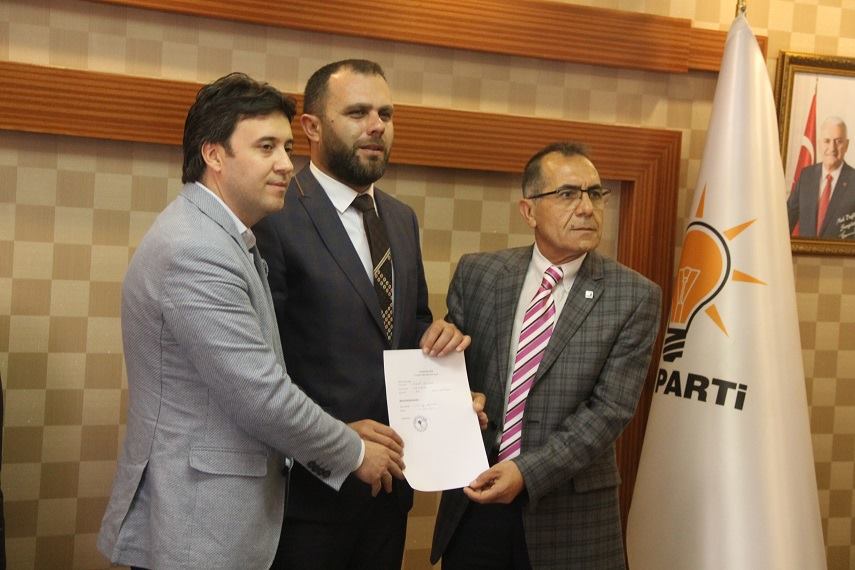 Yılmaz Bizim Safımız’da Rengimizde Bellidir