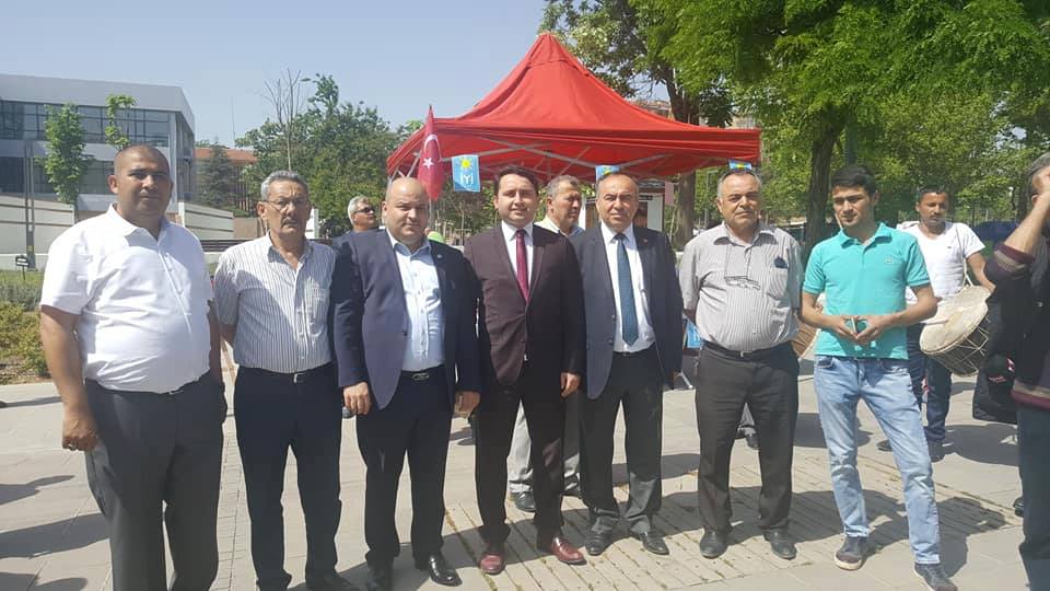 İyi Parti ve Saadet Partisi İmza Kampanyasına Yoğun İlgi