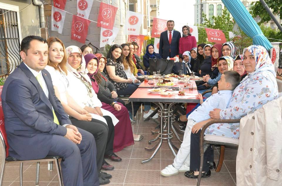 Göçer´in Seçim Bürosu Dolup Taşıyor