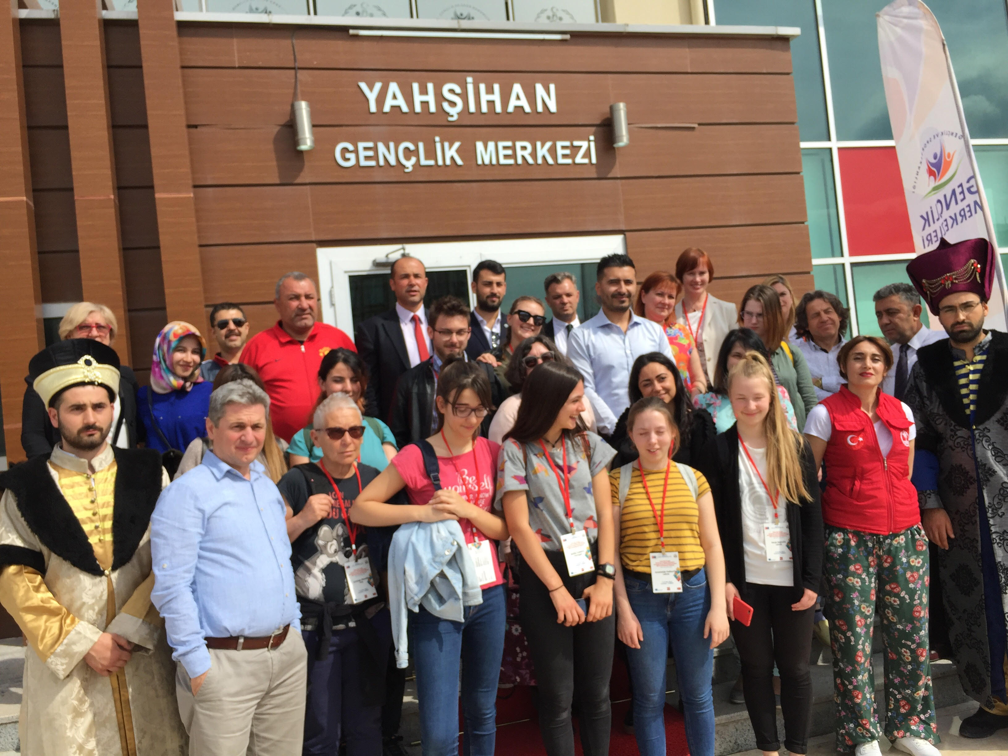Yabancı Konuklar,  Yahşihan Gençlik Merkezinde