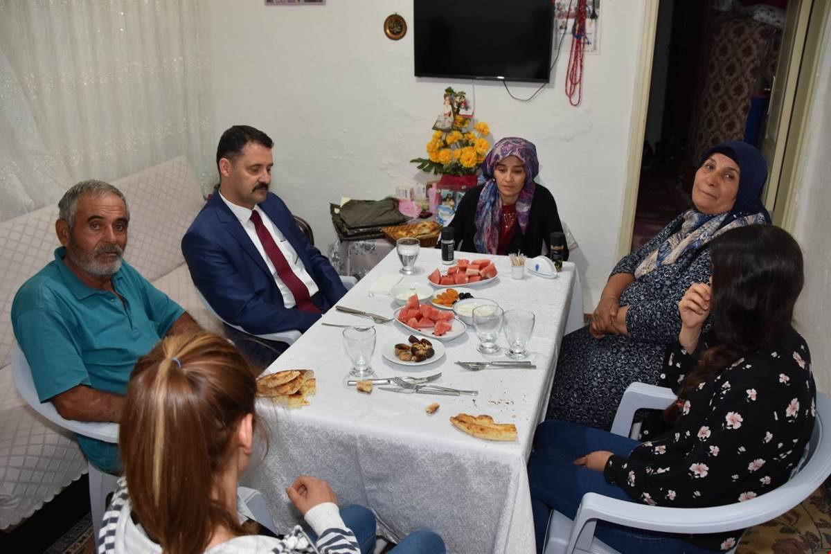Vali Haktankaçmaz Vatandaşla İftarını Açtı