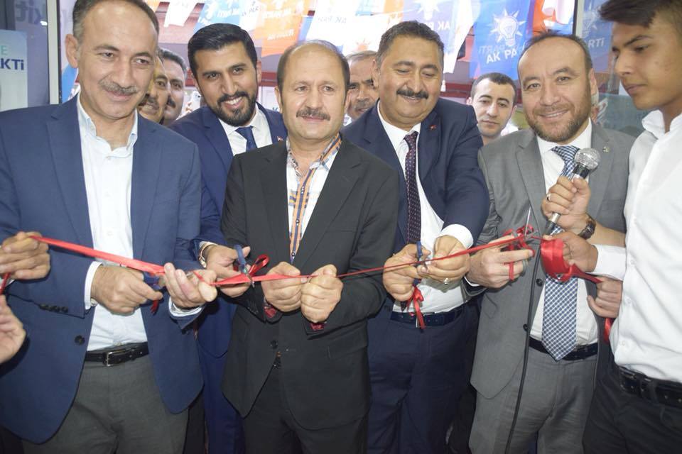 AKP SEÇİM BÜROSUNA MEHTERLİ AÇILIŞ
