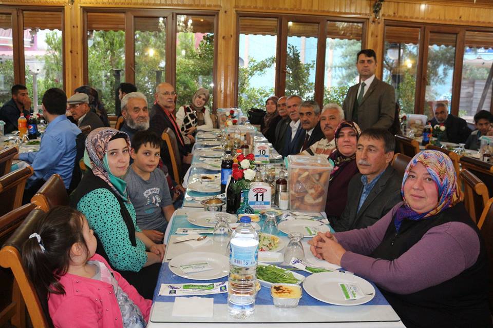 Şehit Ailelerine İftar Yemeği Verildi
