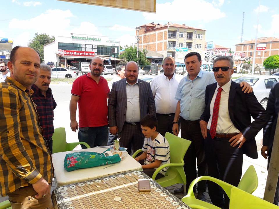 İYİ PARTİ İLÇELERDE VATANDAŞLA BULUŞTU