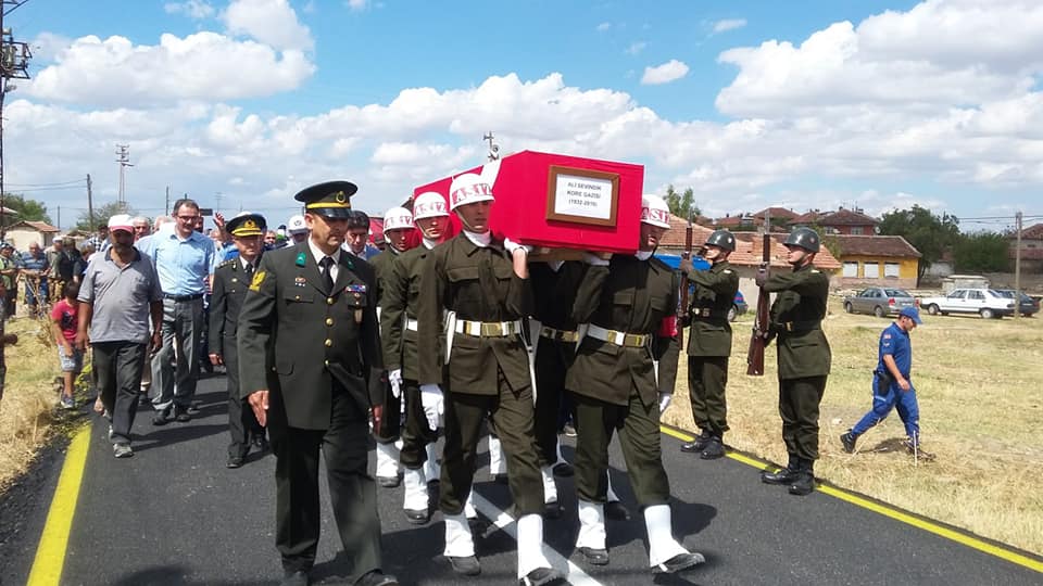 Kore Gazisi Toprağa Verildi