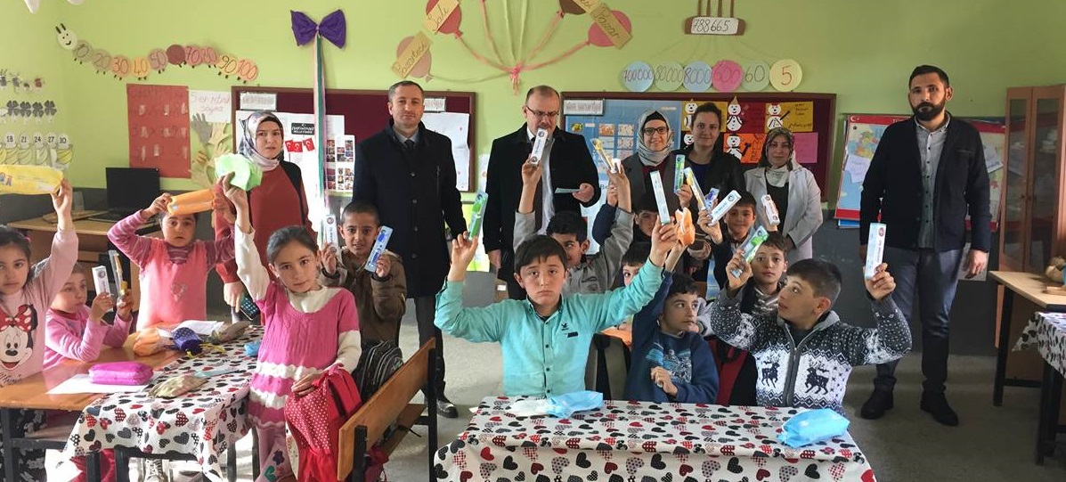 Kaymakam Köken, Köy Köy Geziyor