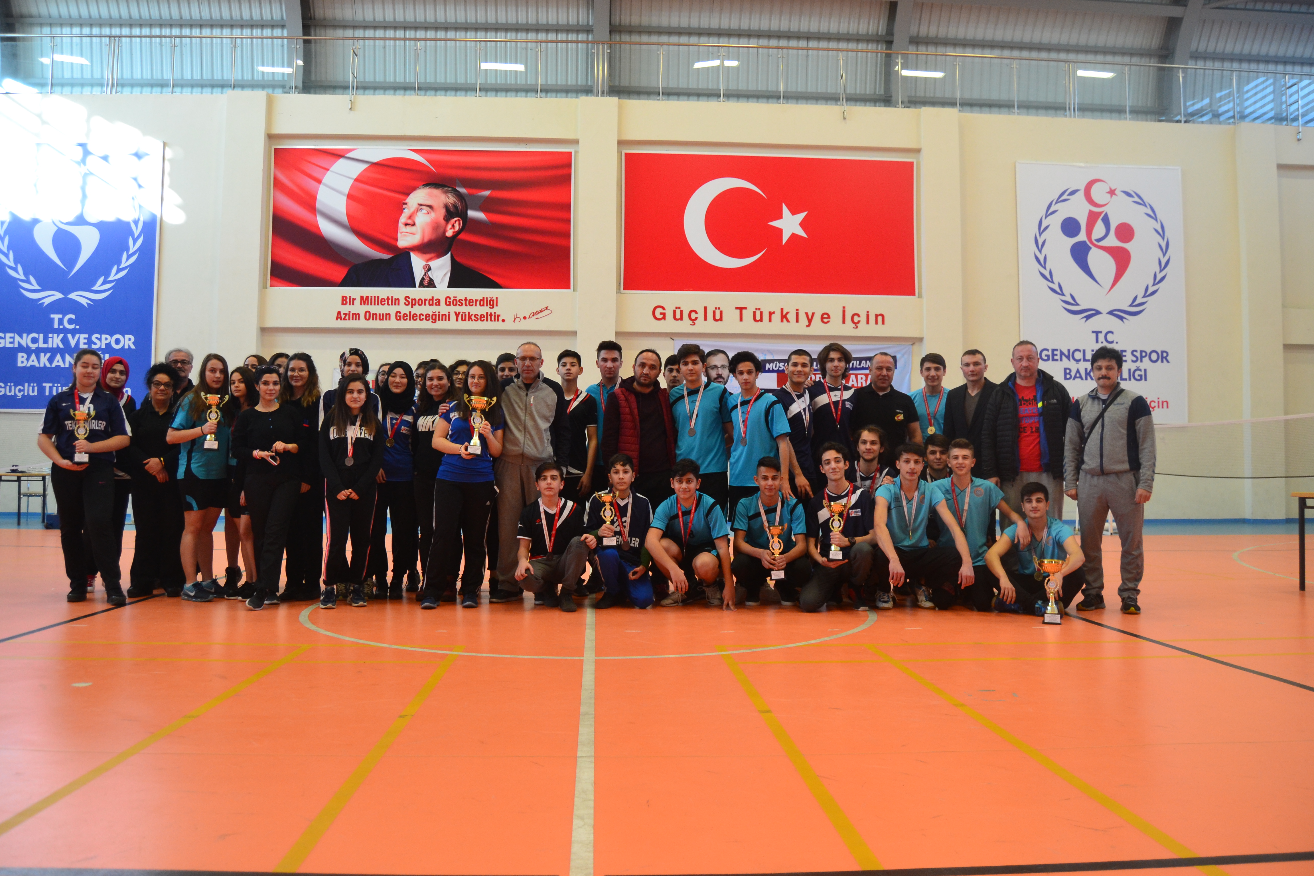 OKUL SPORLARI BADMİNTON MÜSABAKALARI SONA ERDİ