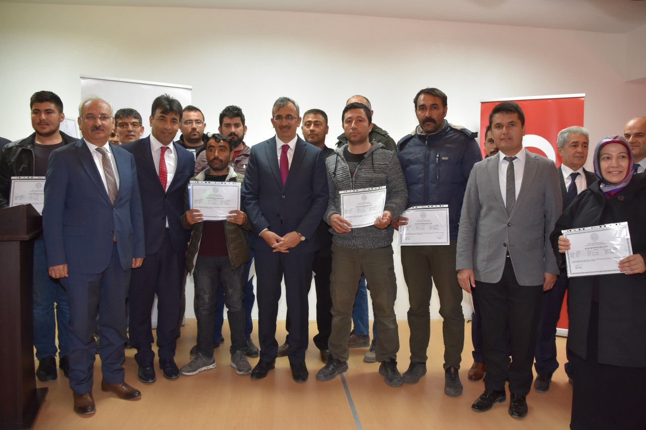 Sertifikalarını Aldılar