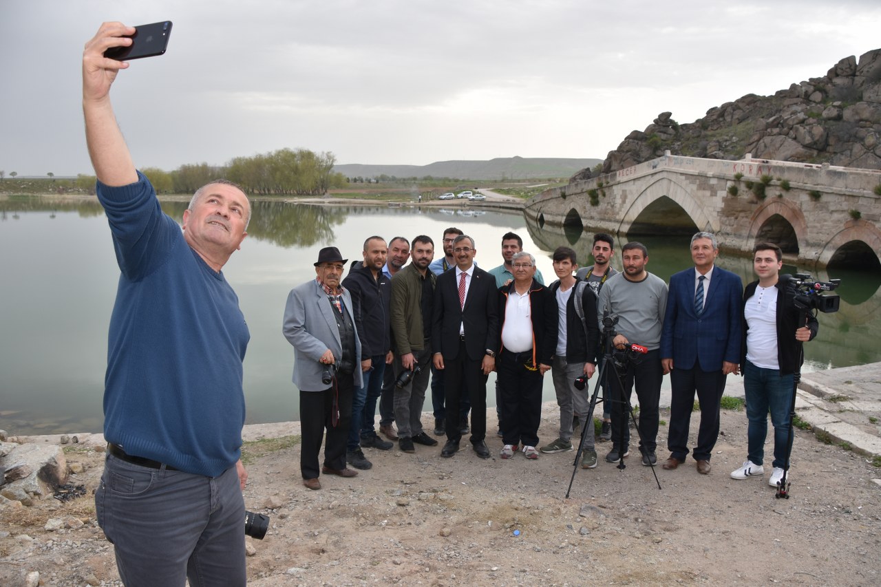 Vali Sezer, Gazetecilerle Birlikte Yatırımları Gezdi