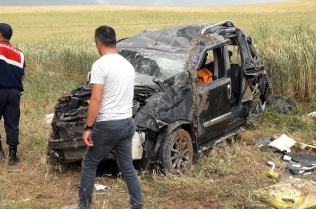 Kırıkkale’de Otomobil Şarampole Devrildi 7 Yaralı
