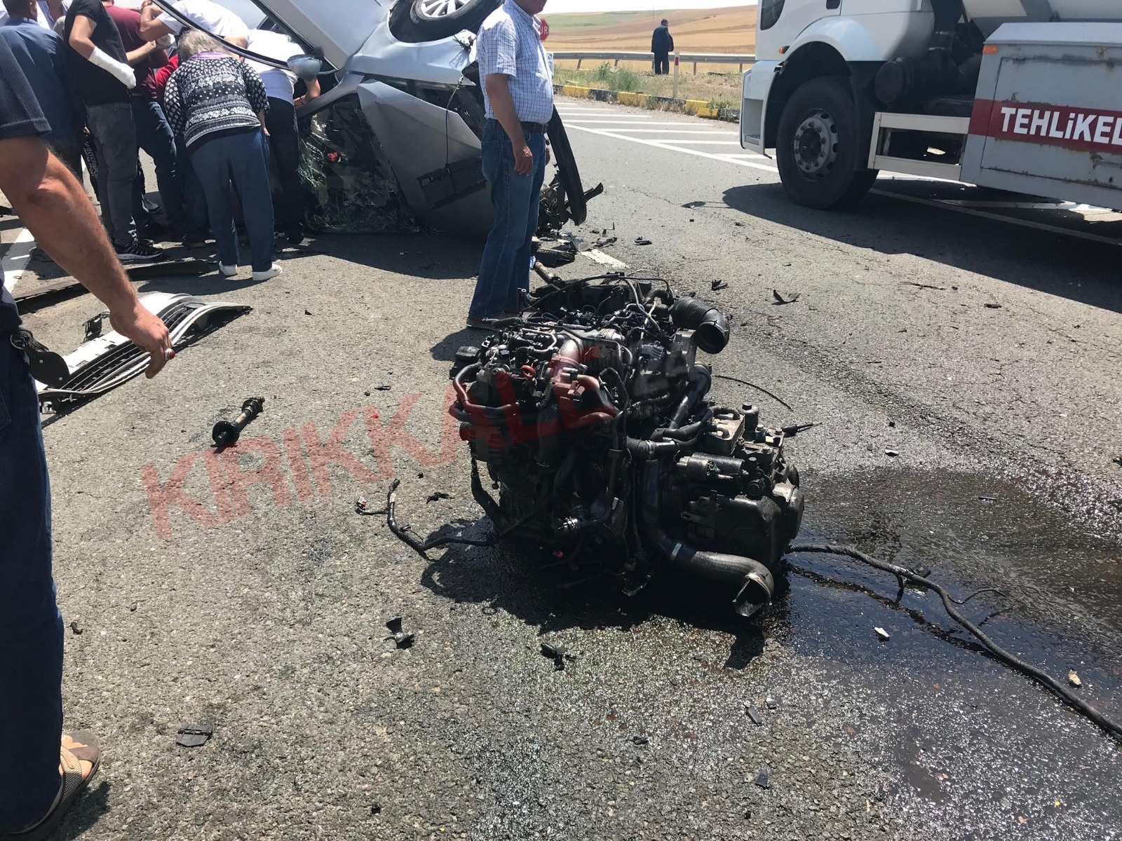 Tır’ın Çarptığı Otomobilin Sürücüsü Ağır Yaralandı