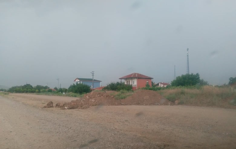 Yapımı Süren Yolu Kapattılar