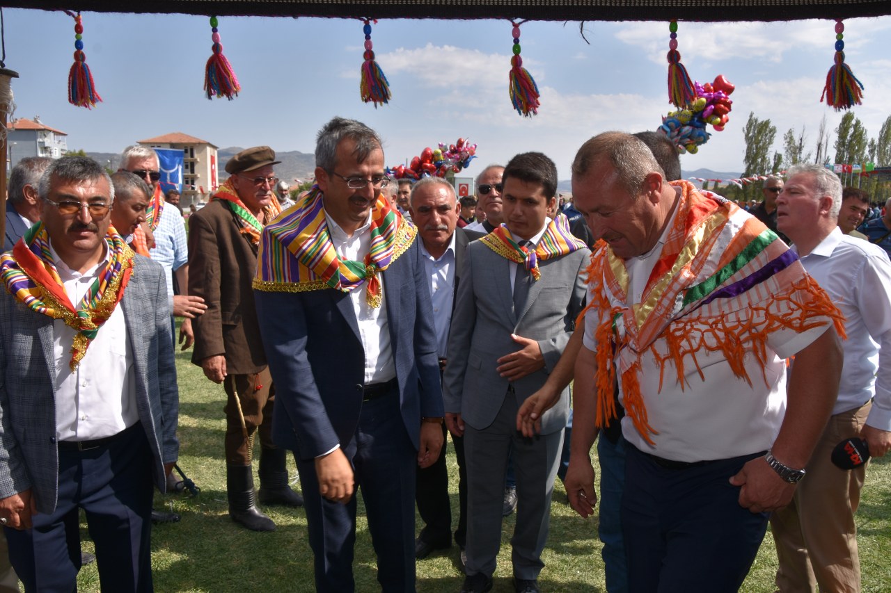 25. Karakeçili Uluslararası Ertuğrul Gazi’yi Anma ve Kültür Şenliği’ne Katıldı