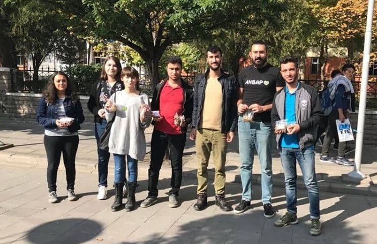 Sokak Hayvanları İçin Ahbap’lık Ettiler