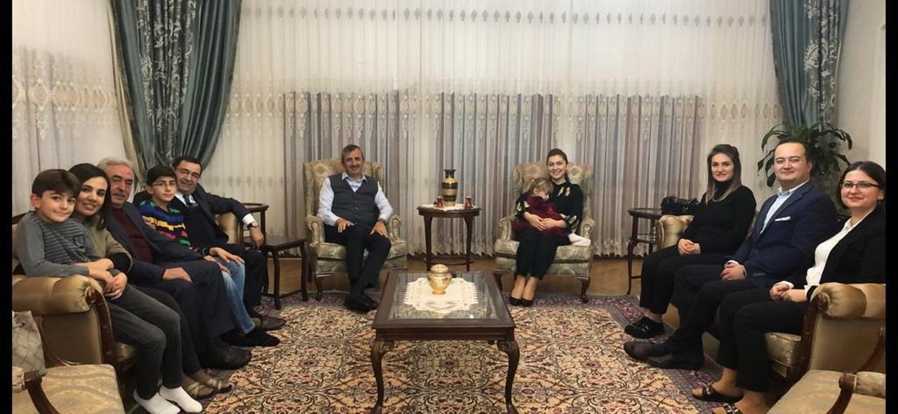 Vali Sezer Öğretmenleri Evinde Misafir Etti