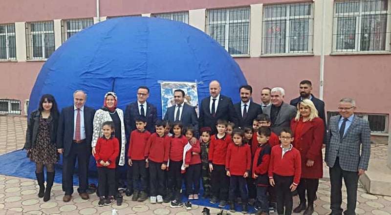 Başkan Tekin’den okullara bilimsel jest ve destek geldi