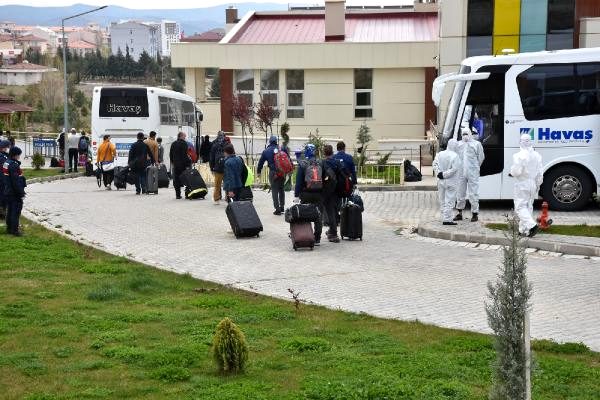 Katar’dan getirilen 166 Türk, Kırıkkale’de yurtta karantinaya alındı