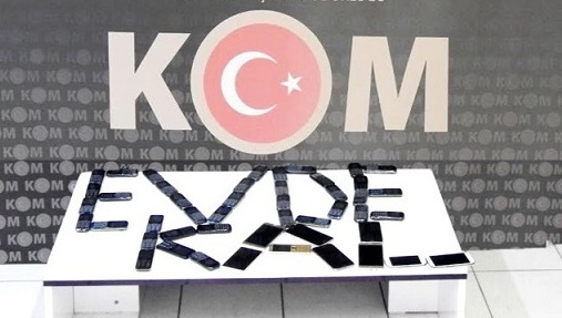KOM’dan Kaçak Telefon Operasyonu