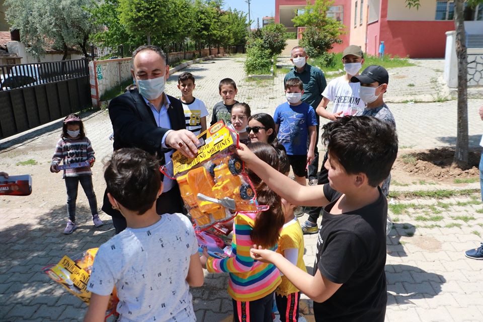 Saygılı’dan Çocuklara Süpriz