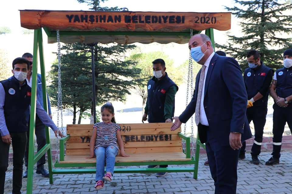 Yahşihan’da Her Binaya Bir Salıncak