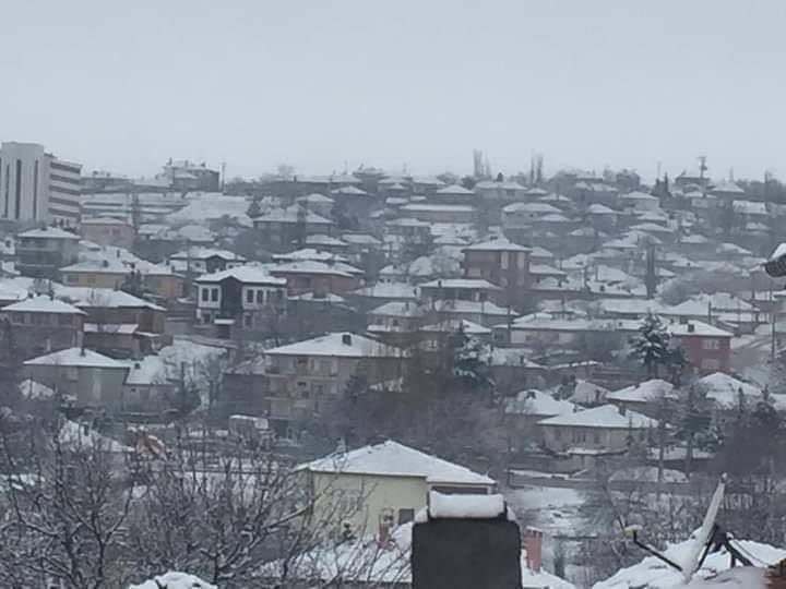 Kırıkkale’ye Mevsimin İlk Karı Yağdı
