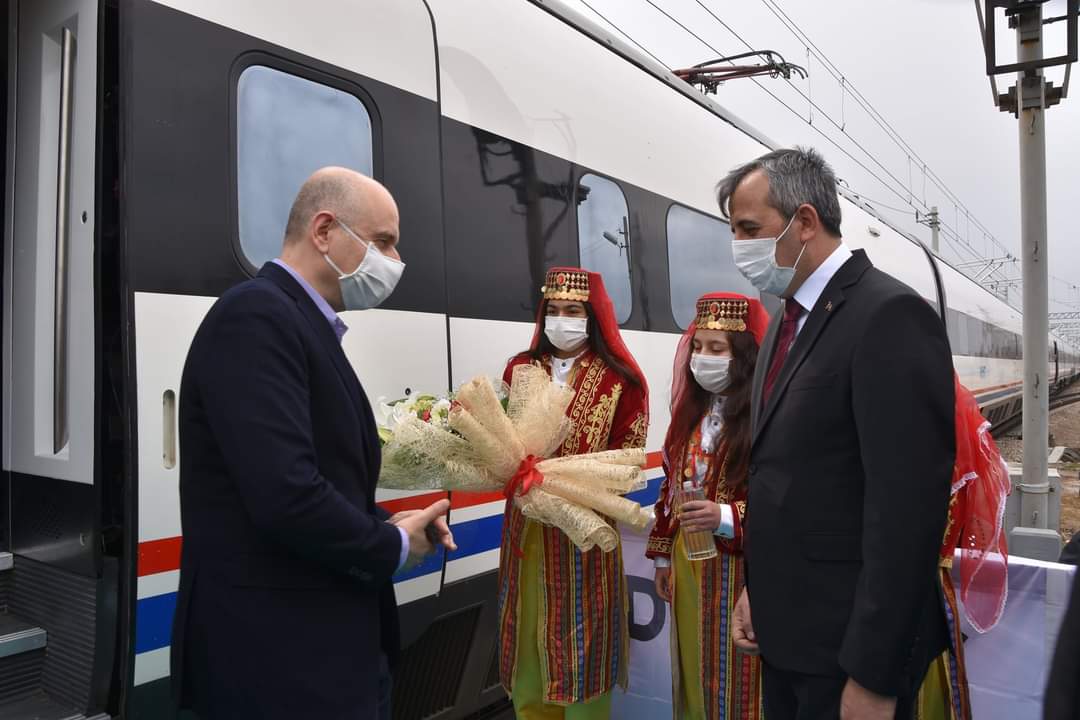 Yüksek Hızlı Tren Haziranda Hizmete Girecek