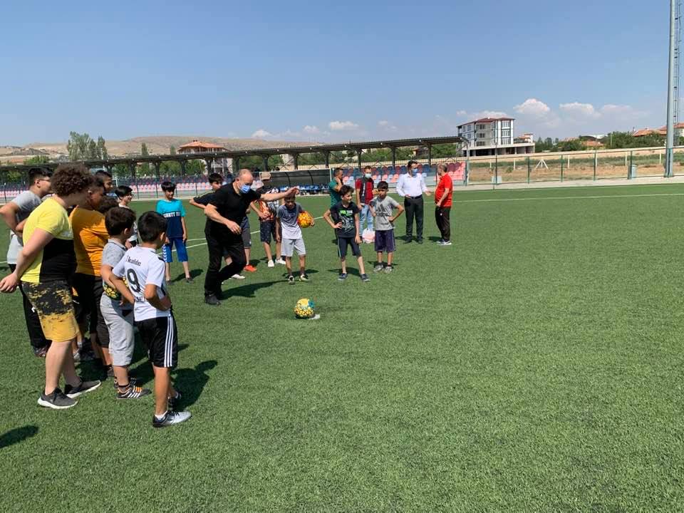 Tekin, ”Çocuklarımız Herşeyimiz”