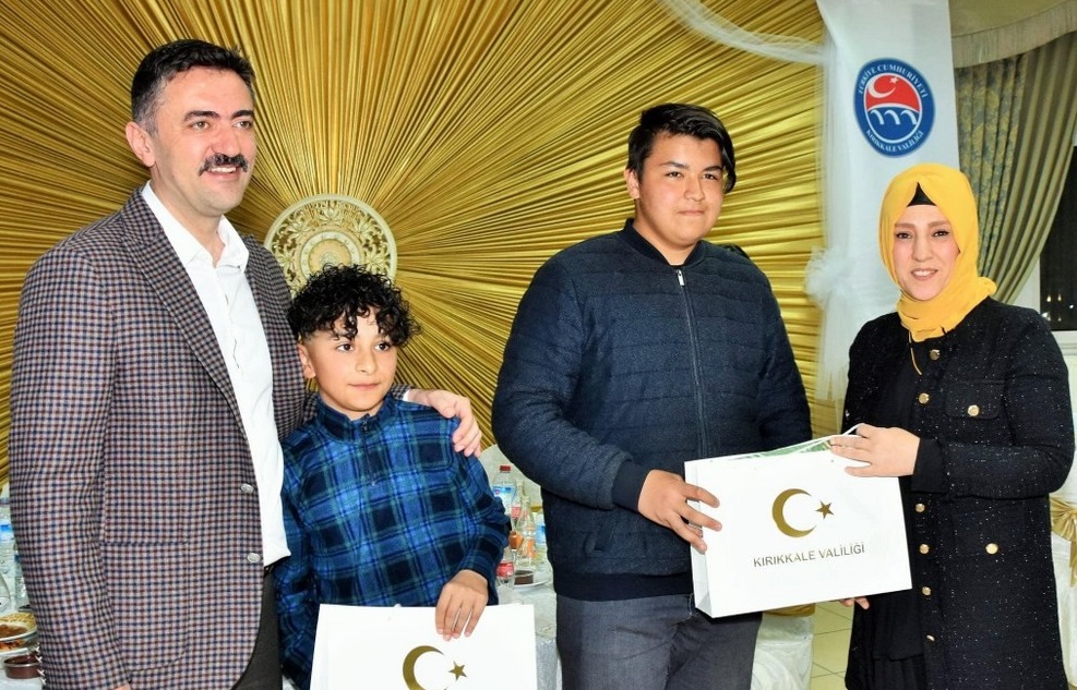 Yetim çocuklar için iftar programı düzenlendi