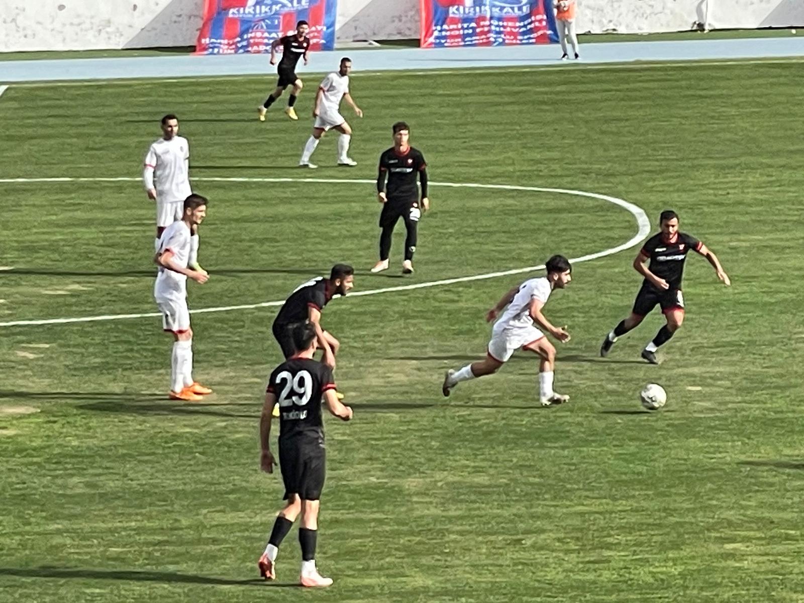 Şimşekler kendi sahasında Gümüşhanespor’a boyun eğdi
