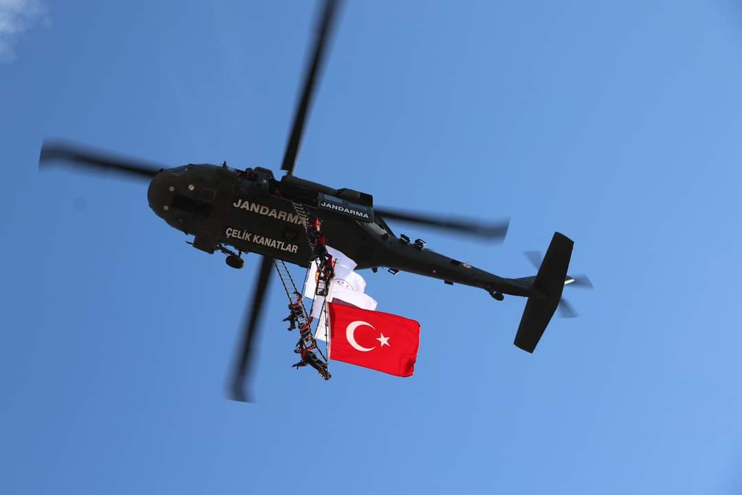 Jandarma Çelik Kanatlar Nefes Kesti