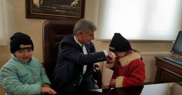 SURİYELİ MERVE VE ESRA ARTIK OKULLU