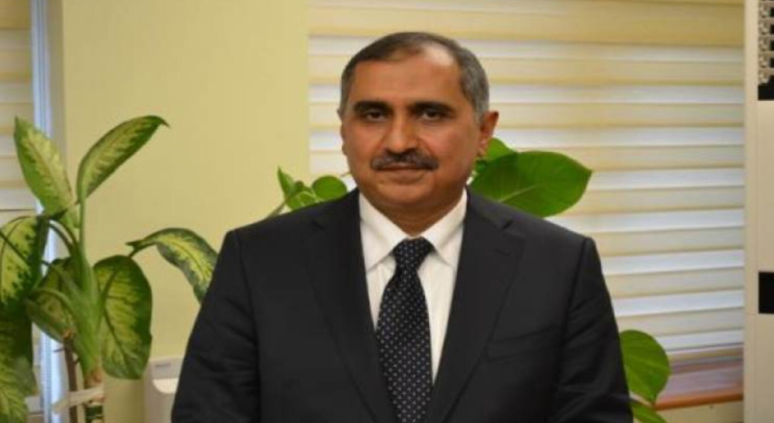 Vali Koçak Ak Partiden Belediye Başkanlığına Aday