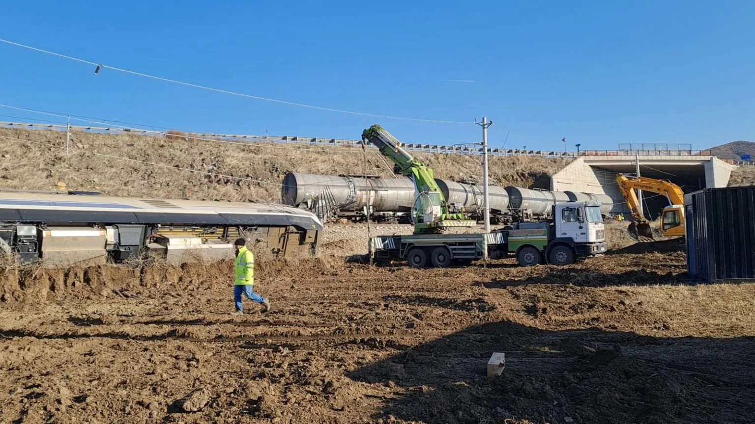 Kırıkkale’de Feci Tren Kazası; 2 Kişi Yaralandı
