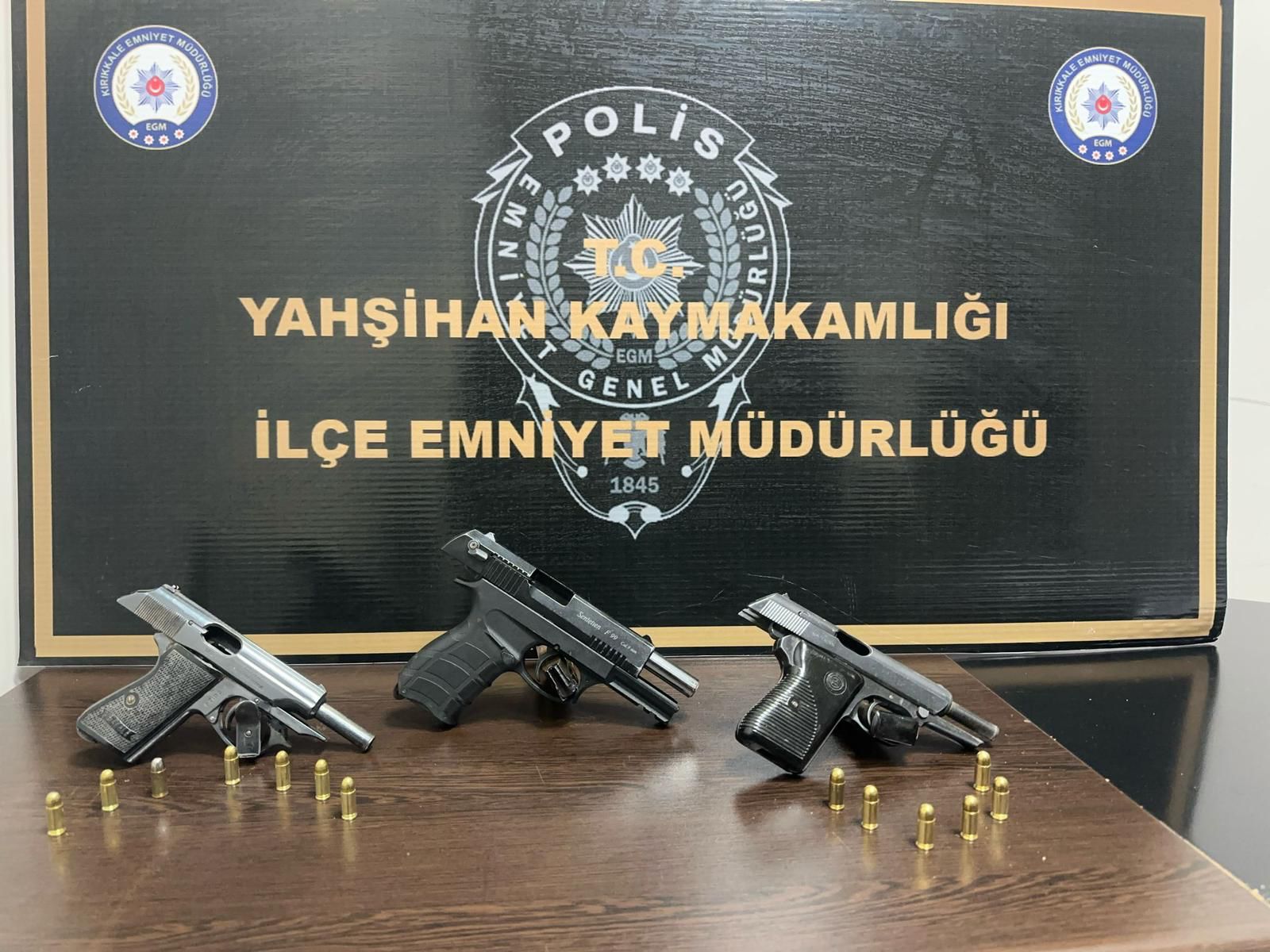 Yahşihan’da 3 adet ruhsatsız tabanca ele geçirildi