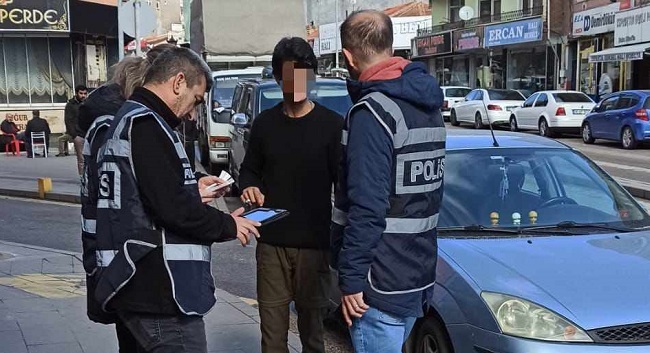 Kırıkkale’de Sığınmacılara Kimlik Kontrolü