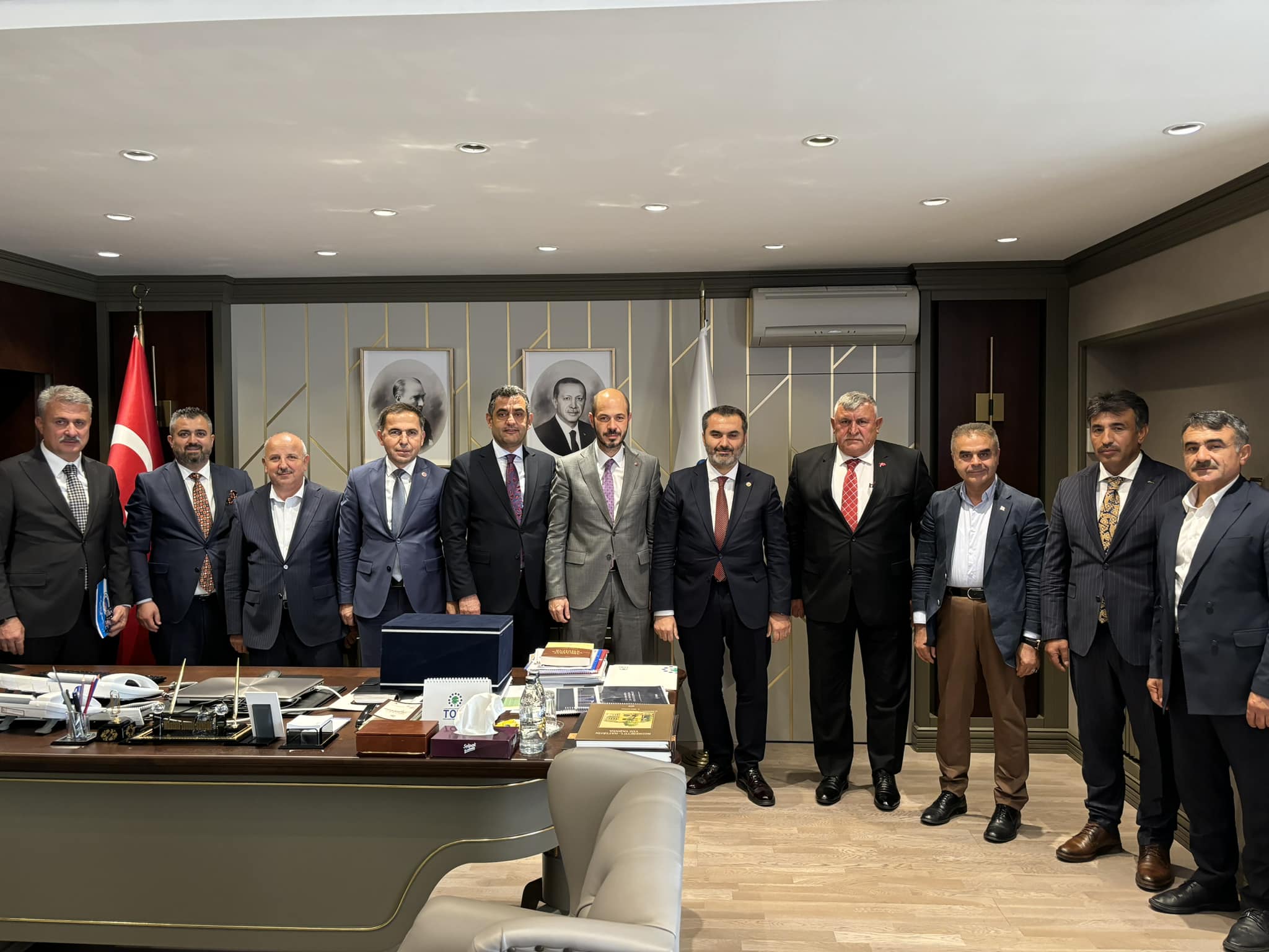 Kaplan ve Belediye Başkanları TOKİ Başkanını Ziyaret Etti