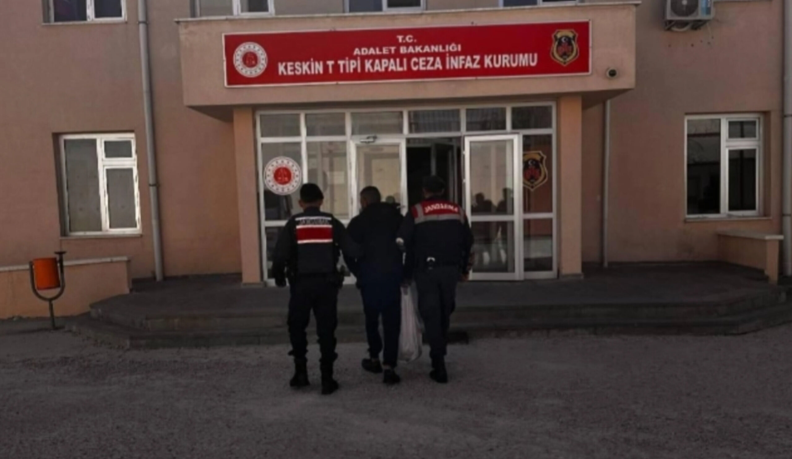 Jandarmadan kaçamadı
