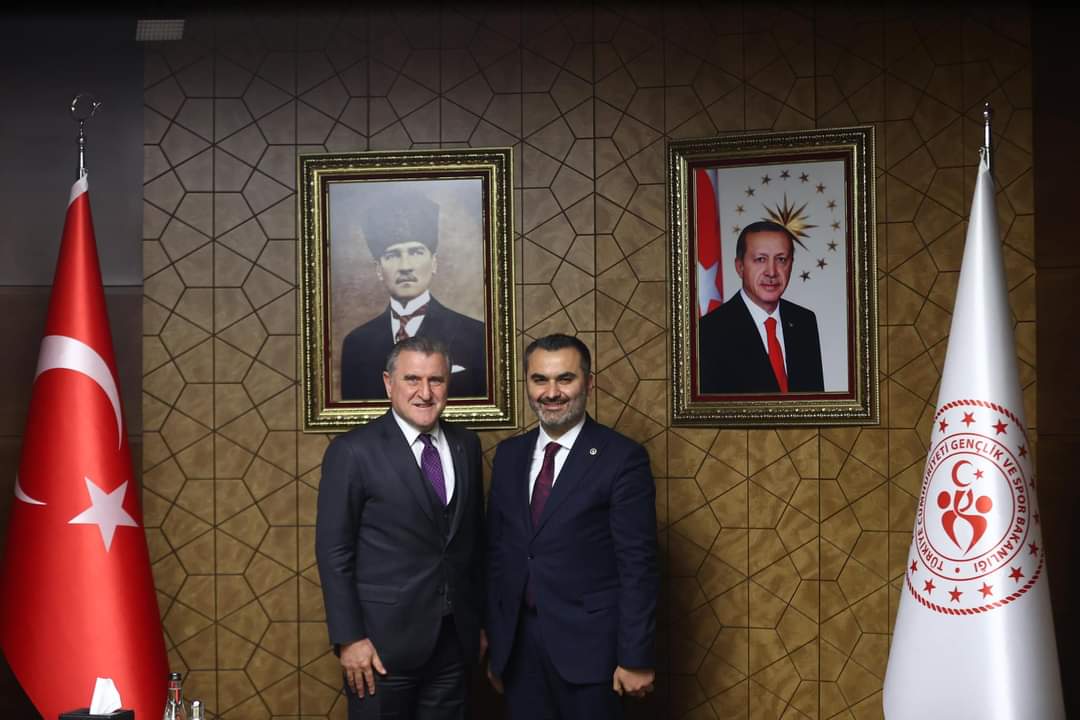 Kaplan’ın girişimleri sonuç verdi, ilçelerde gençler için yeni spor tesisleri yapılacak