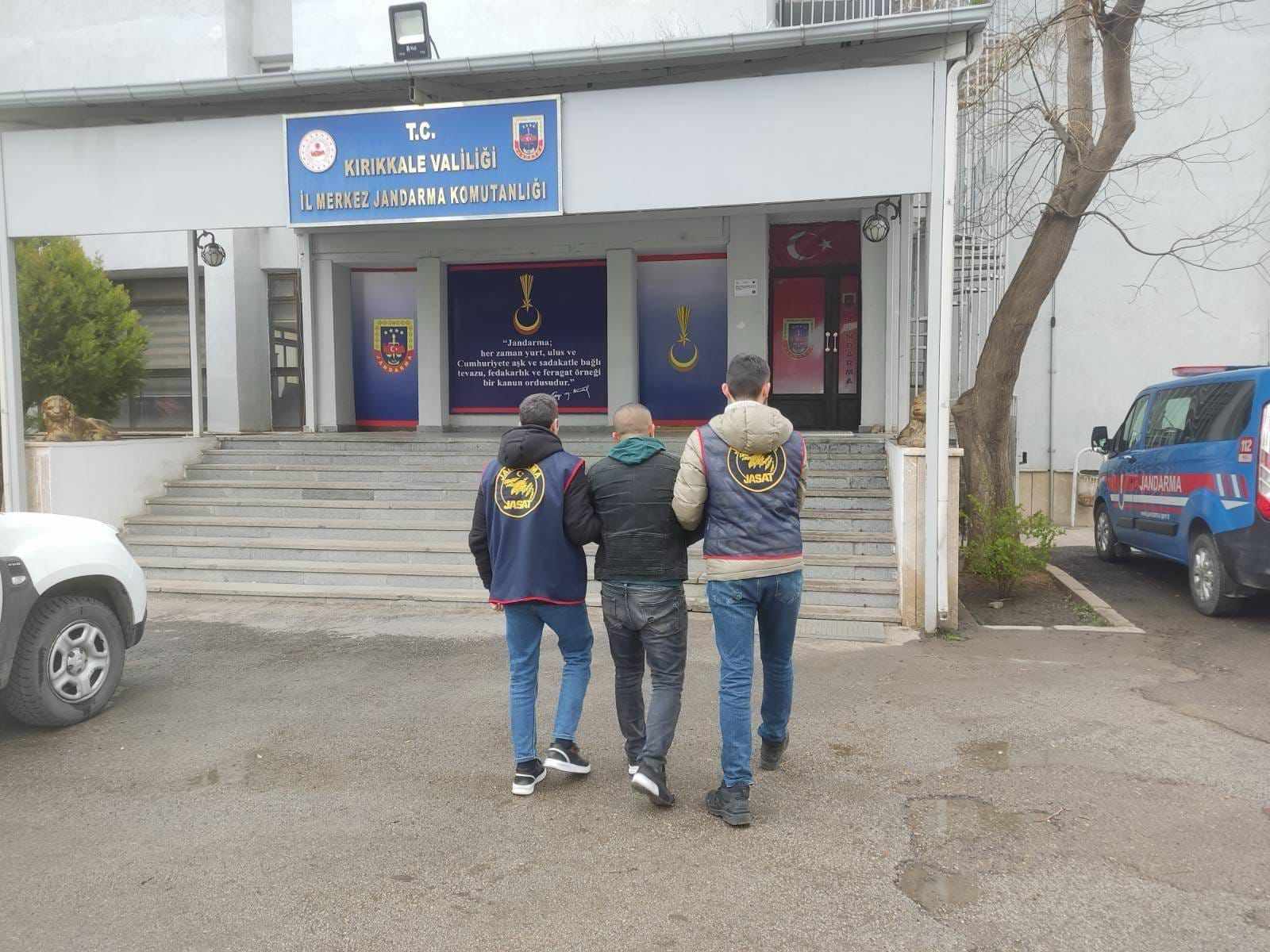 Uyuşturucu Suçundan Aranan Şahıs Yakalandı, Cezaevine Teslim Edildi
