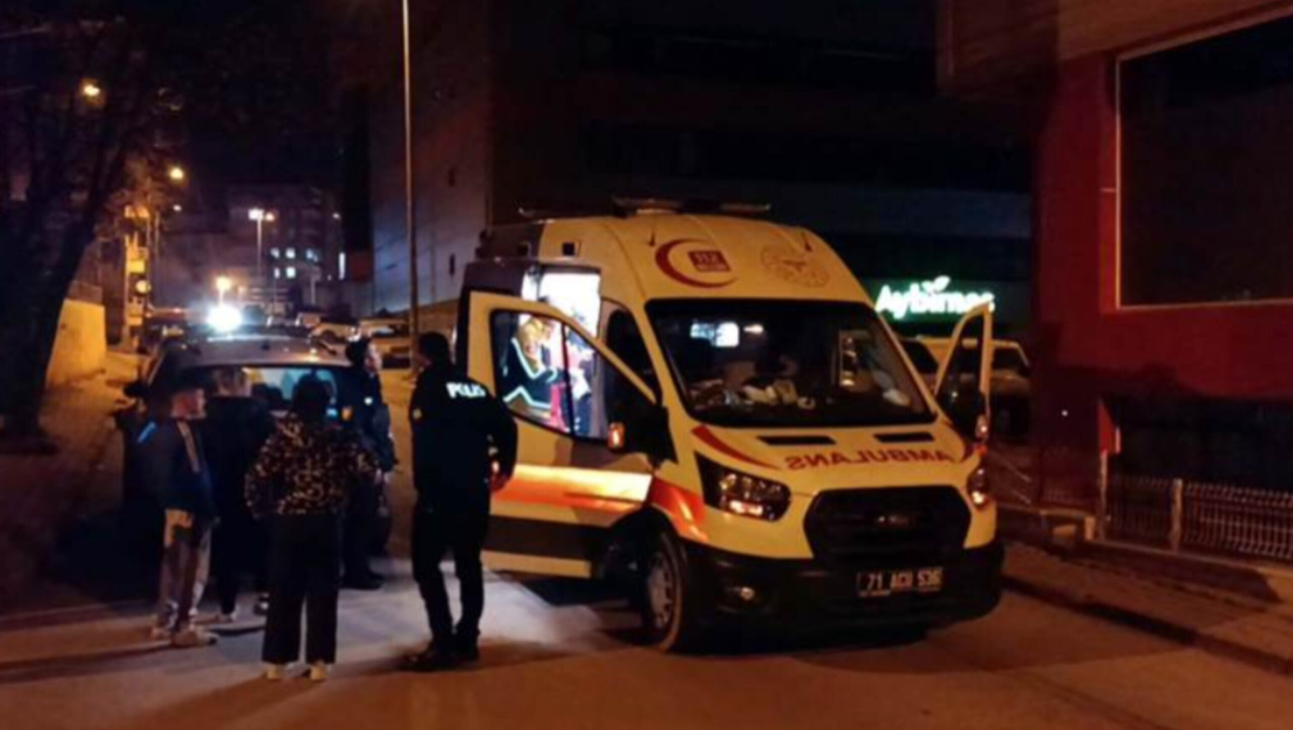 Kayınvalidesini bıçakladı, kayınpederi ve hamile eşini darp etti