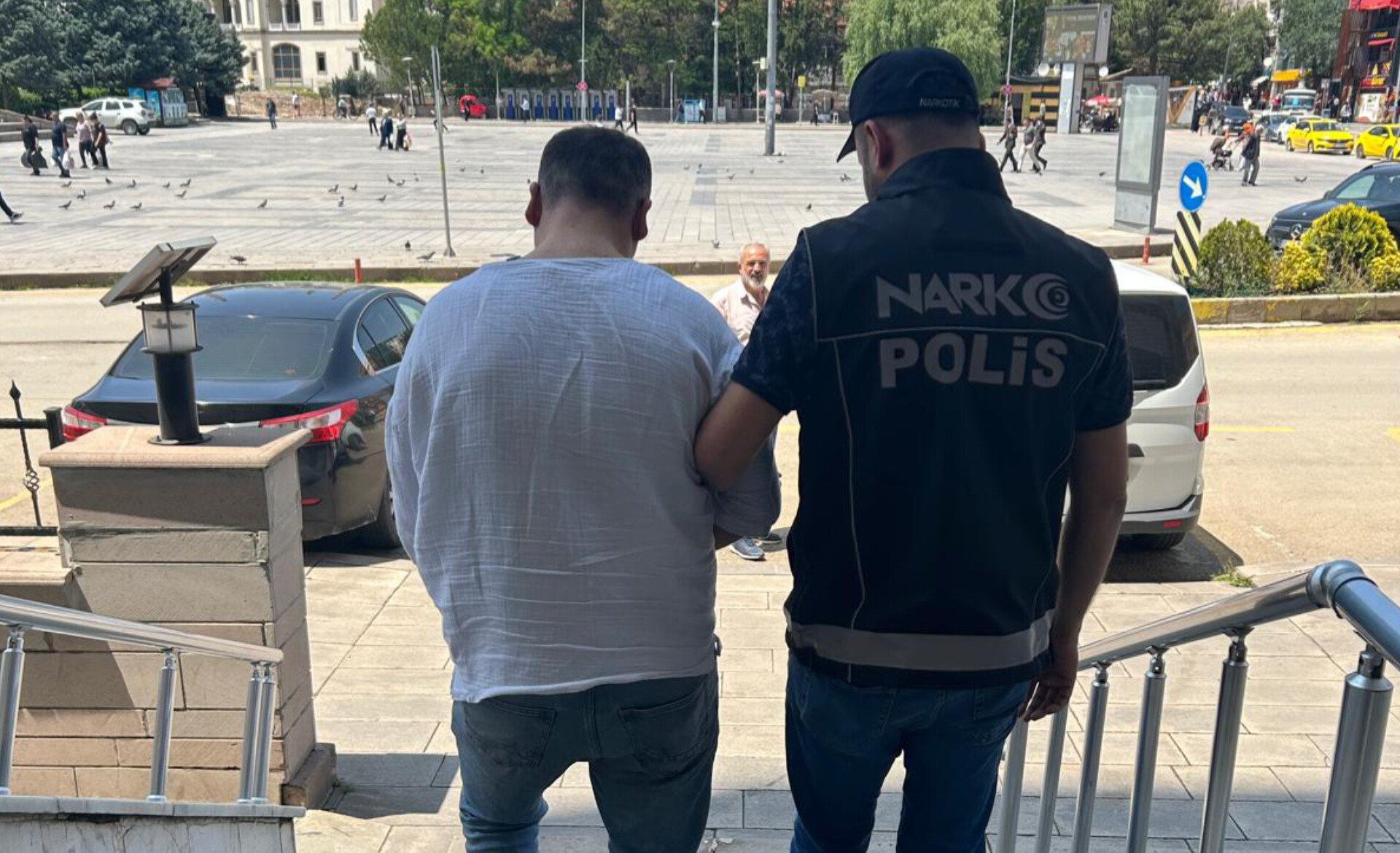 10 Bin 440 adet İçi Dolu Makaron Ele Geçirildi