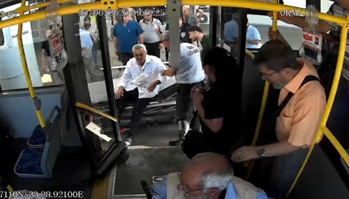 Otobüs şoförü yolcuyu hastaneye ulaştırdı